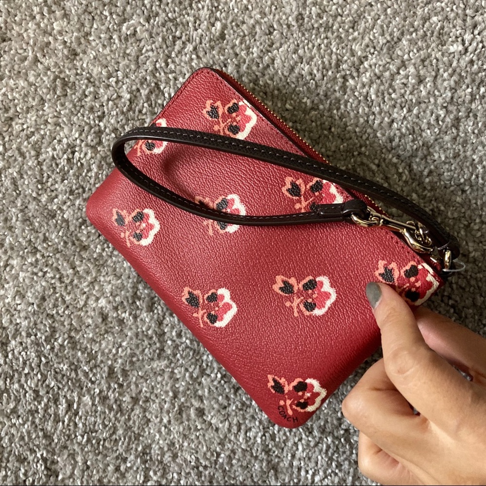 Coach floral wristlet NWT - Picture 4 of 5